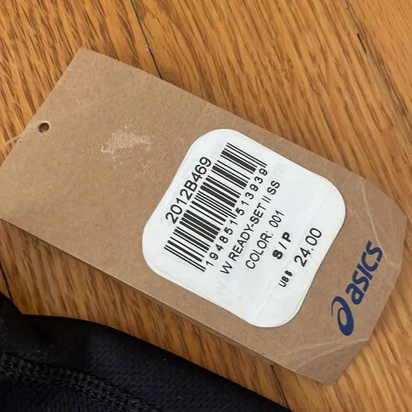 NWT- Womens Short Sleeve Athletic Top ASICS Small Queen Bee - Picture 2 of 4